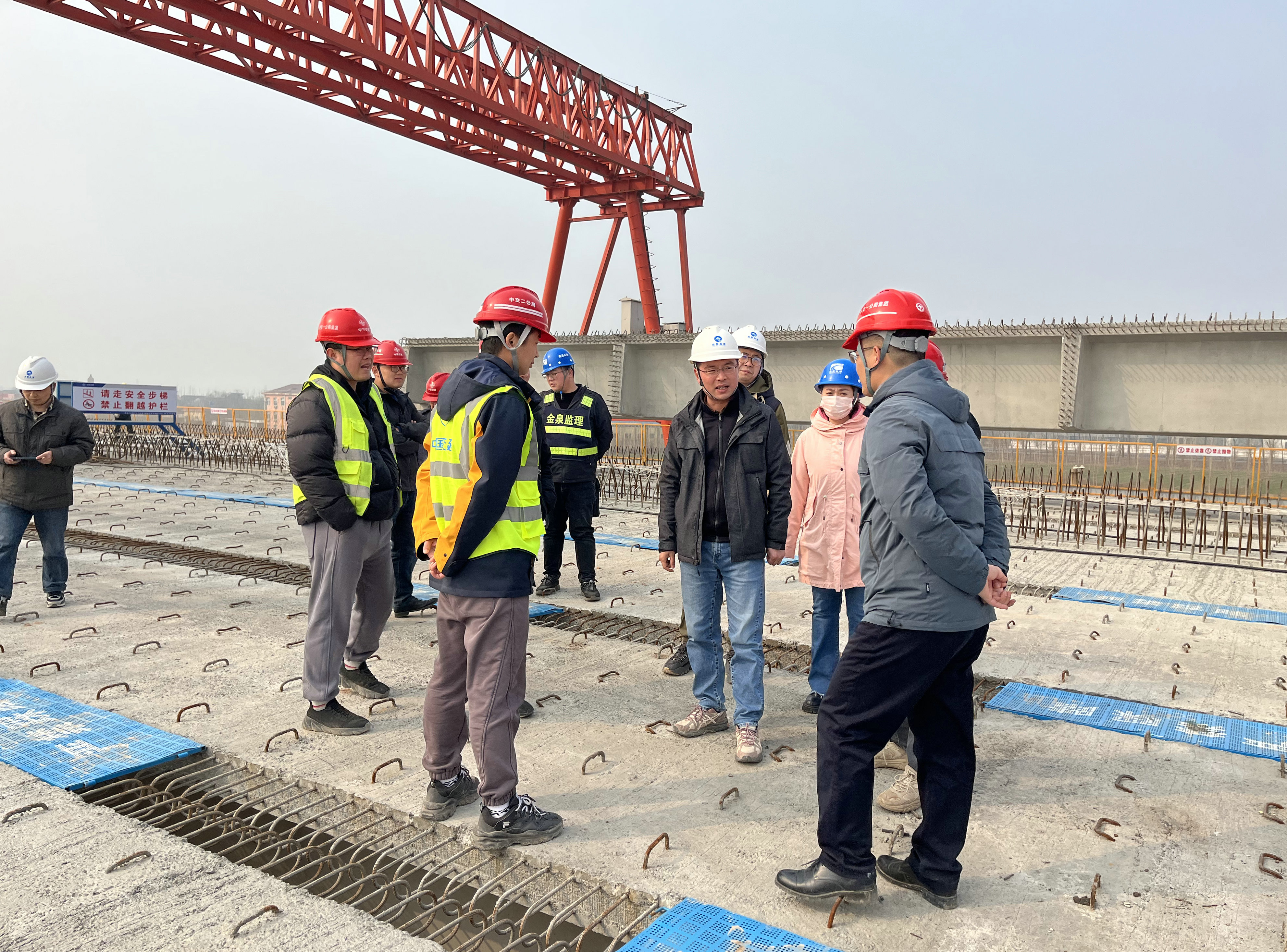 辛庄分离式立交桥架梁和桥面施工现场观摩_副本.jpg