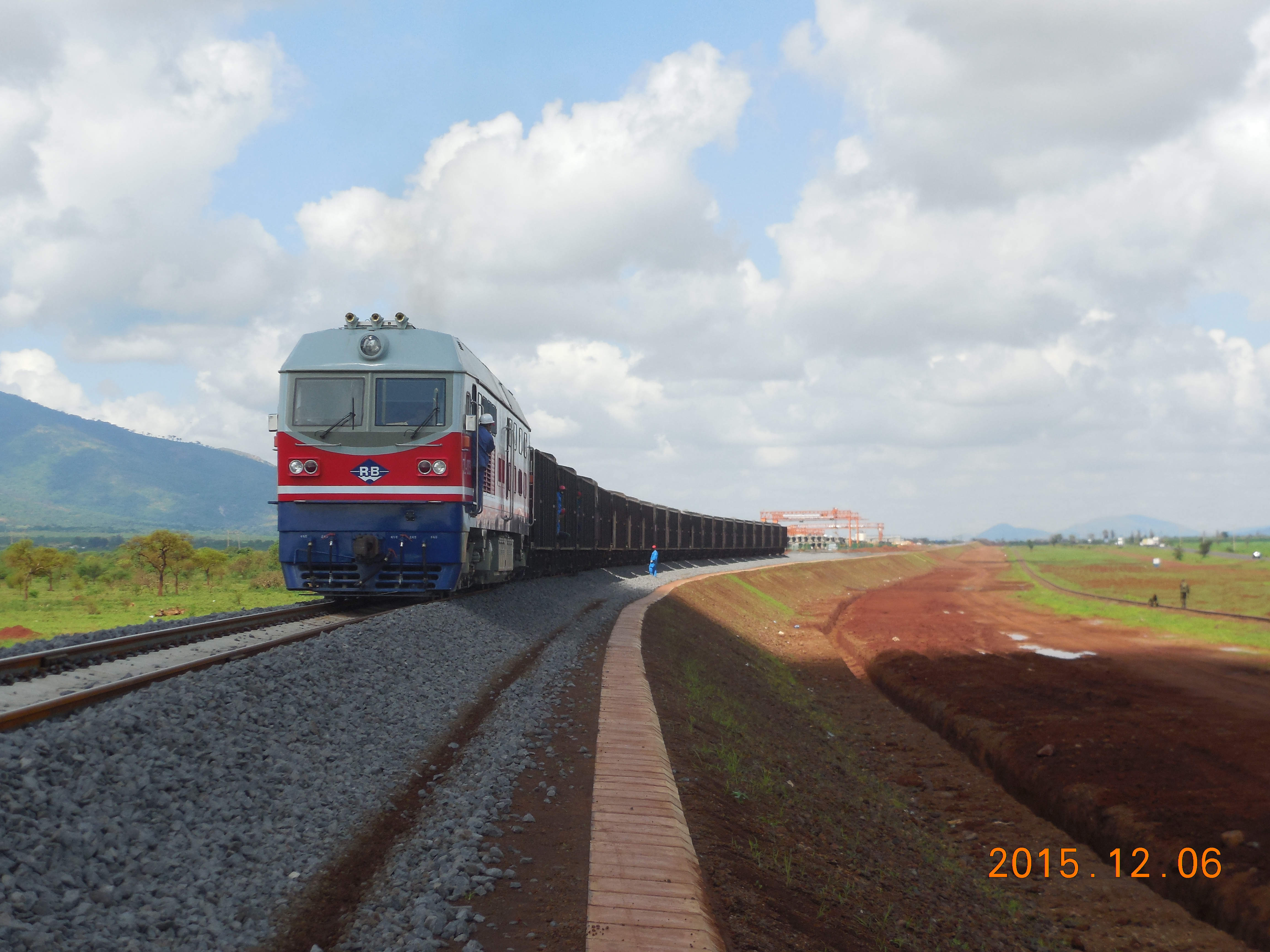肯尼亚蒙内铁路（画册）.JPG